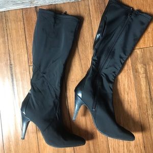 Women’s Nine West boots 👢